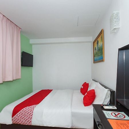 Super Oyo 90345 Tm Hotel Ampang  Esterno foto