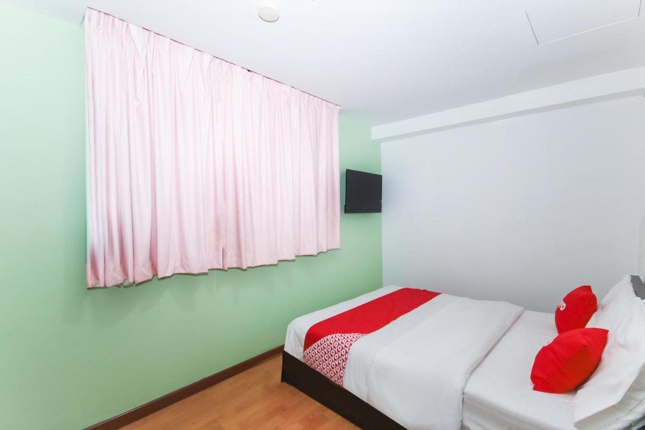 Super Oyo 90345 Tm Hotel Ampang  Esterno foto